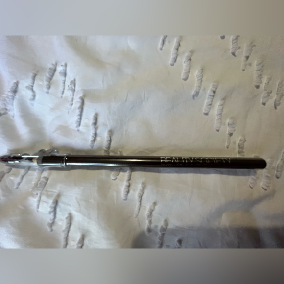 Beauty Society makeup and tools - Picture 3 of 8